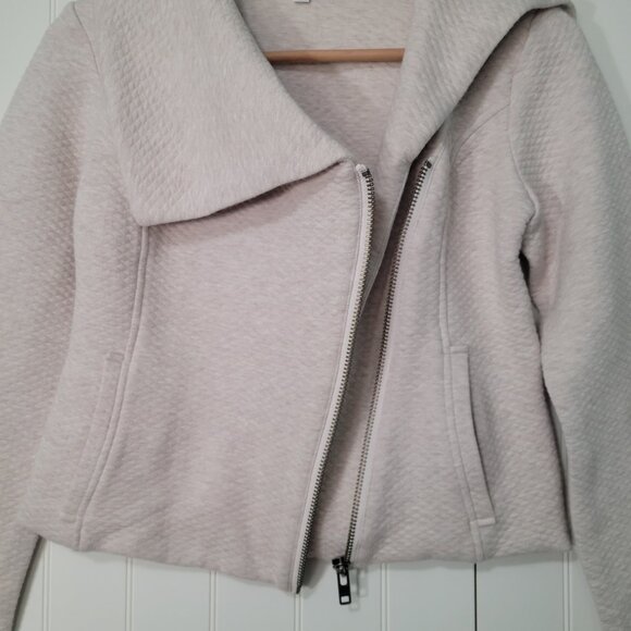 CAbi Ryder Quilted Shawl Vanilla Girl Moto Biker Jacket Asymmetrical Zip Beige - Picture 7 of 12